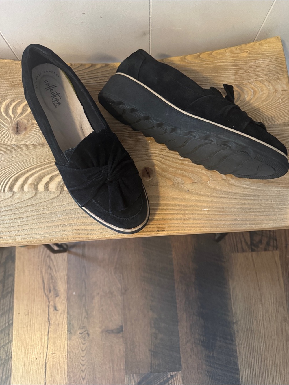 Clarks Sharon Dasher Black Suede Knotted Slip-On Loafers Size 9.5
